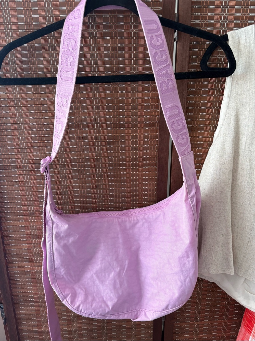 SOLD BAGGU Medium Crescent in Peony - Picture 1 of 6